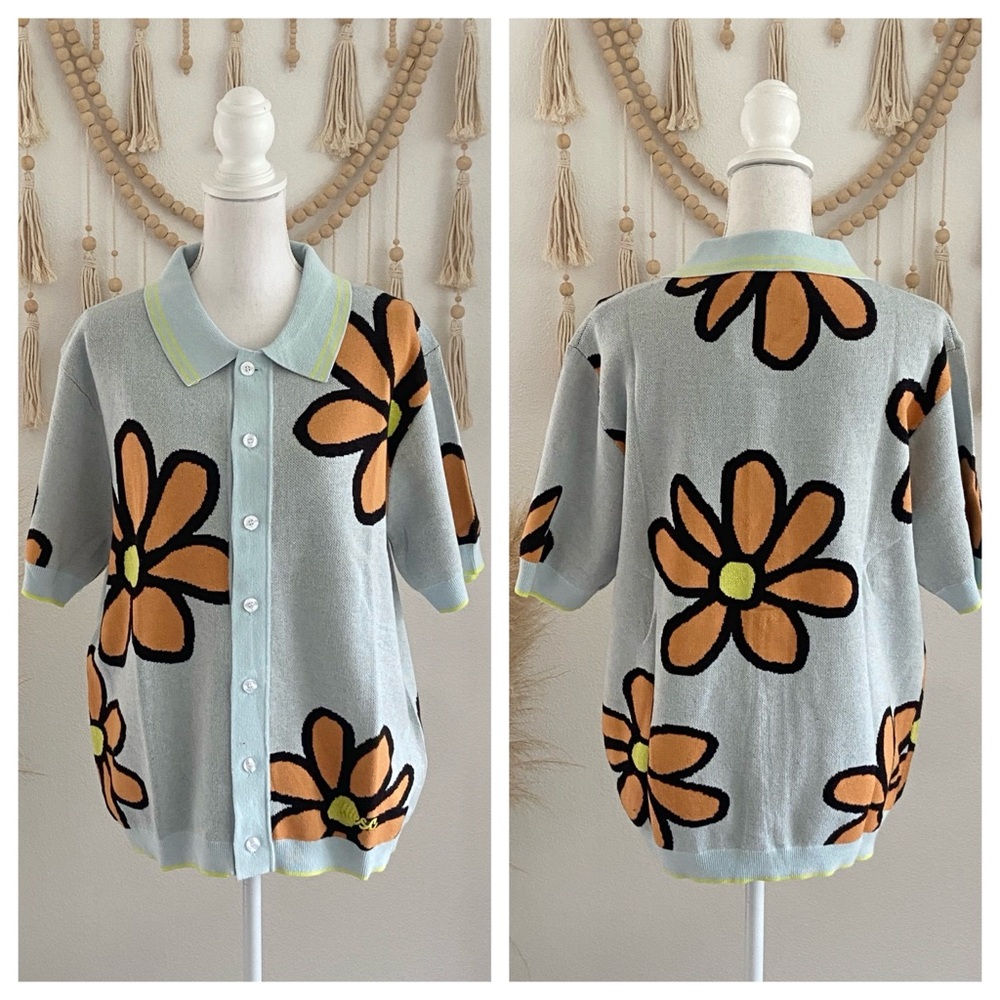 WESC short sleeve knit cardigan daisies polo collar button front blue orange M